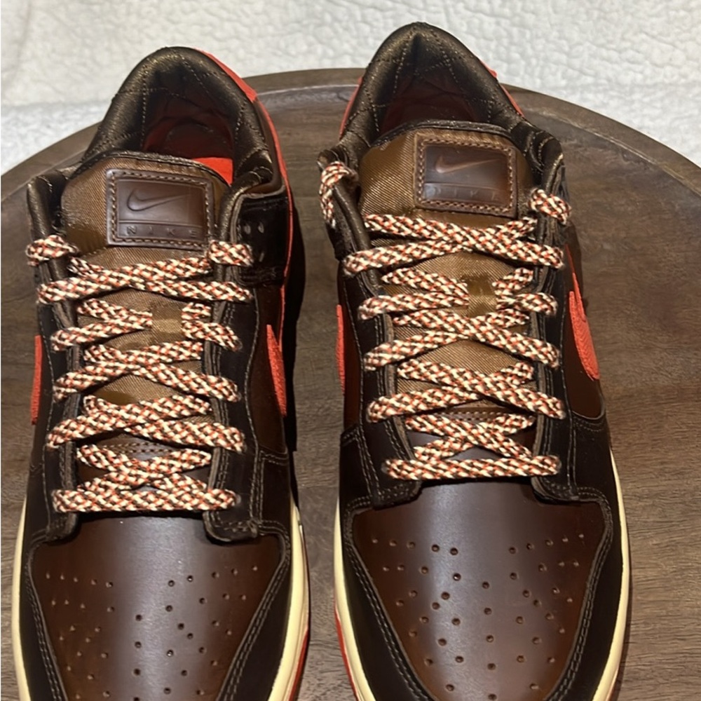 Nike Dunk Low Retro. LT British Tan/Picante Red